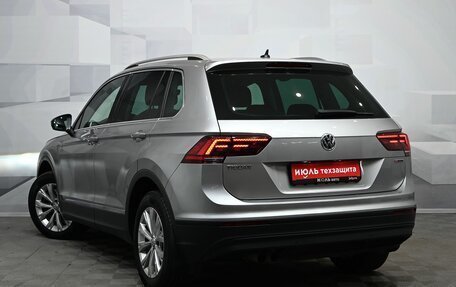 Volkswagen Tiguan II, 2018 год, 2 300 000 рублей, 4 фотография