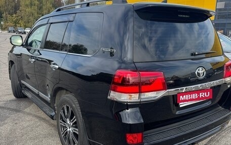 Toyota Land Cruiser 200, 2016 год, 6 300 000 рублей, 2 фотография