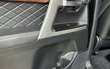 Toyota Land Cruiser 200, 2016 год, 6 300 000 рублей, 17 фотография