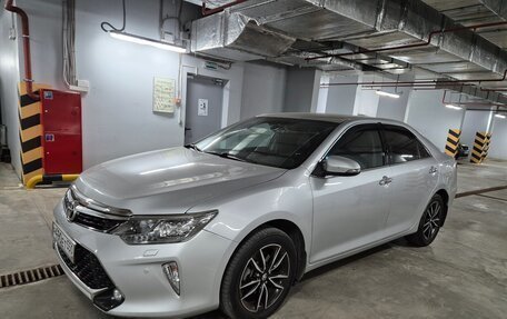 Toyota Camry, 2017 год, 2 490 000 рублей, 2 фотография