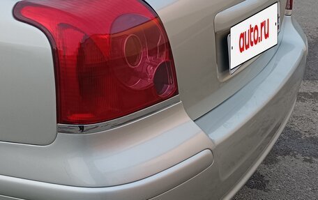 Toyota Avensis III рестайлинг, 2005 год, 800 000 рублей, 3 фотография