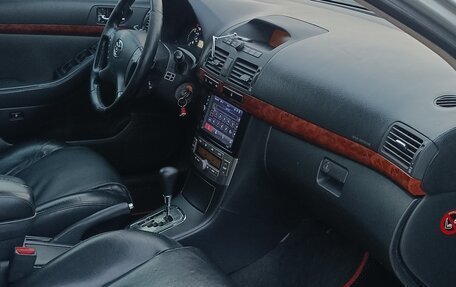 Toyota Avensis III рестайлинг, 2005 год, 800 000 рублей, 10 фотография