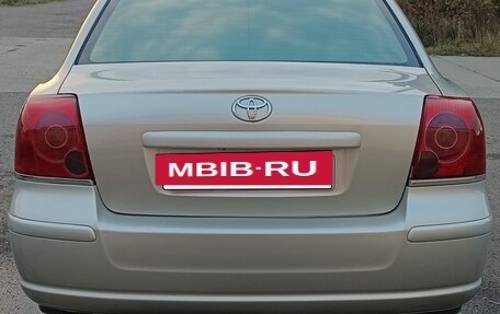 Toyota Avensis III рестайлинг, 2005 год, 800 000 рублей, 2 фотография