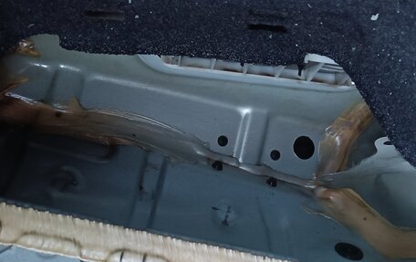 Toyota Avensis III рестайлинг, 2005 год, 800 000 рублей, 24 фотография