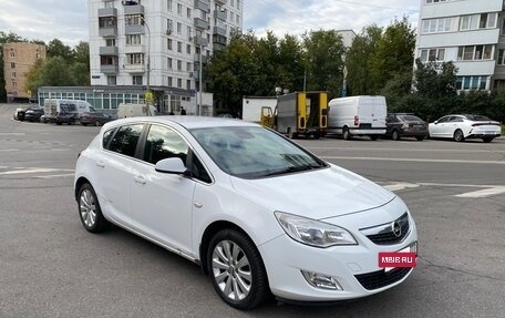 Opel Astra J, 2011 год, 750 000 рублей, 2 фотография