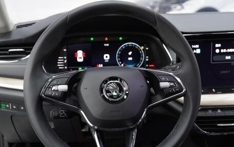 Skoda Octavia IV, 2021 год, 1 590 000 рублей, 12 фотография