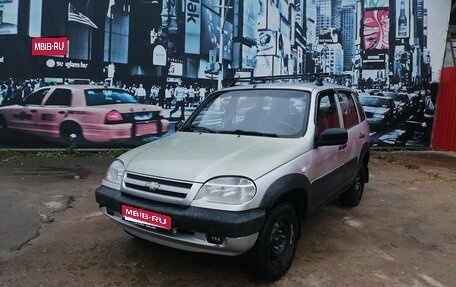 Chevrolet Niva I рестайлинг, 2004 год, 270 000 рублей, 1 фотография