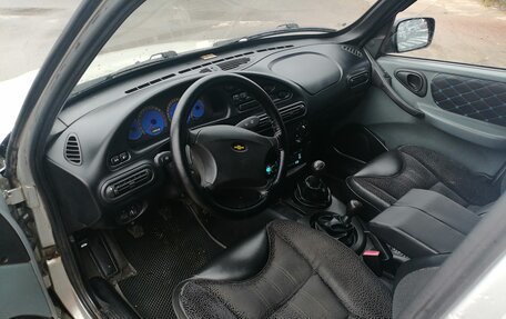 Chevrolet Niva I рестайлинг, 2004 год, 270 000 рублей, 5 фотография