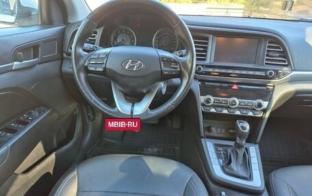 Hyundai Elantra VI рестайлинг, 2019 год, 1 250 000 рублей, 9 фотография