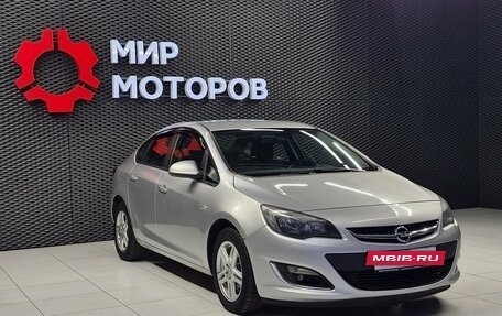 Opel Astra J, 2013 год, 690 000 рублей, 3 фотография