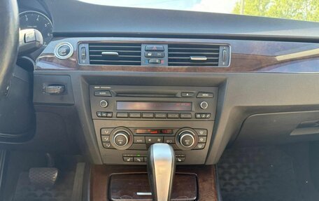 BMW 3 серия, 2009 год, 902 500 рублей, 16 фотография