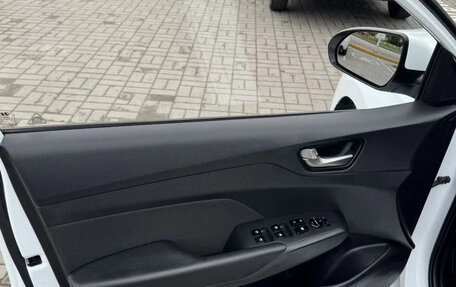 Hyundai Solaris II рестайлинг, 2018 год, 1 200 000 рублей, 12 фотография