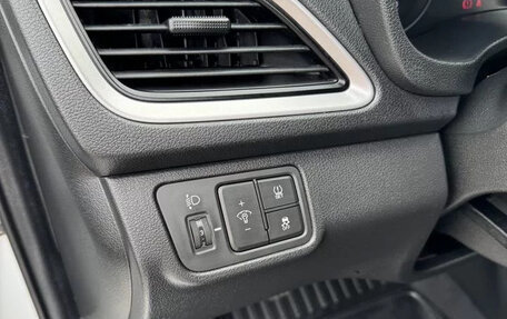 Hyundai Solaris II рестайлинг, 2018 год, 1 200 000 рублей, 13 фотография