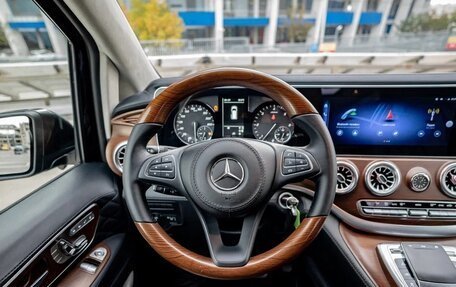 Mercedes-Benz V-Класс, 2022 год, 13 990 000 рублей, 16 фотография