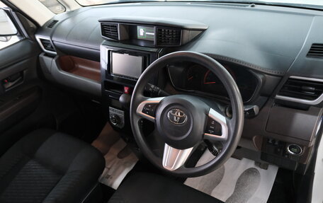 Toyota Roomy I, 2017 год, 1 219 000 рублей, 11 фотография