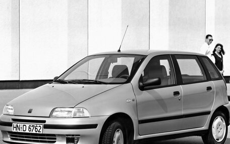 Fiat Punto III Punto Evo рестайлинг, 1998 год, 65 000 рублей, 1 фотография