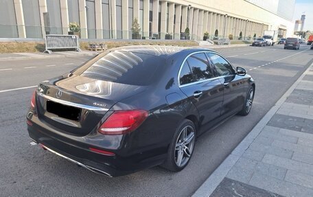 Mercedes-Benz E-Класс, 2019 год, 3 200 000 рублей, 6 фотография
