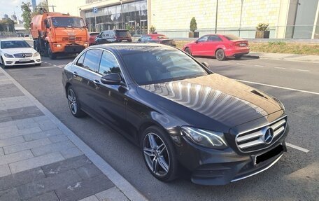 Mercedes-Benz E-Класс, 2019 год, 3 200 000 рублей, 3 фотография