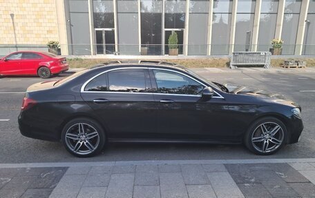 Mercedes-Benz E-Класс, 2019 год, 3 200 000 рублей, 4 фотография