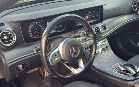 Mercedes-Benz E-Класс, 2019 год, 3 200 000 рублей, 9 фотография
