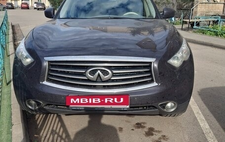 Infiniti QX70, 2014 год, 2 200 000 рублей, 3 фотография
