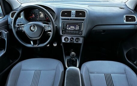 Volkswagen Polo VI (EU Market), 2017 год, 950 000 рублей, 19 фотография