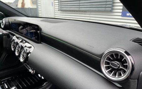 Mercedes-Benz A-Класс, 2023 год, 2 335 000 рублей, 14 фотография