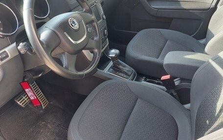 Skoda Yeti I рестайлинг, 2012 год, 1 015 000 рублей, 8 фотография