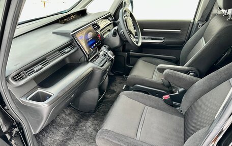 Honda Stepwgn IV, 2018 год, 1 600 000 рублей, 12 фотография