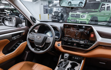 Toyota Highlander, 2025 год, 6 200 000 рублей, 2 фотография