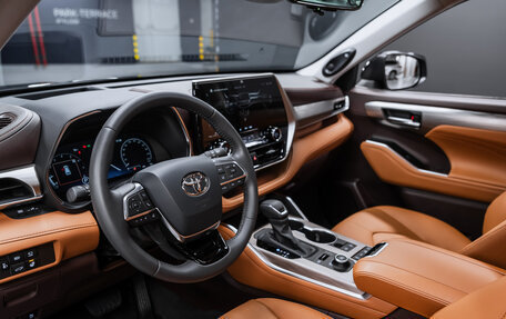 Toyota Highlander, 2025 год, 6 200 000 рублей, 12 фотография