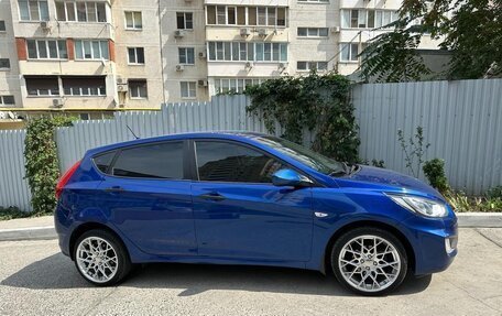Hyundai Solaris II рестайлинг, 2012 год, 750 000 рублей, 4 фотография