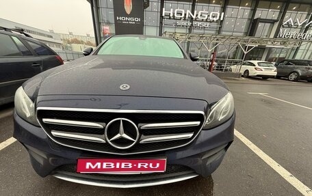 Mercedes-Benz E-Класс, 2019 год, 2 800 000 рублей, 1 фотография