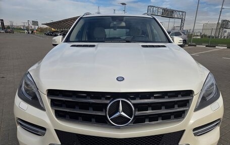 Mercedes-Benz M-Класс, 2013 год, 2 700 000 рублей, 3 фотография