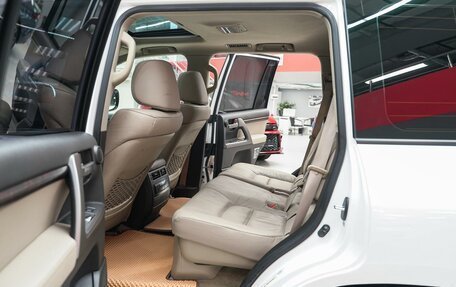 Toyota Land Cruiser 200, 2011 год, 2 649 000 рублей, 10 фотография