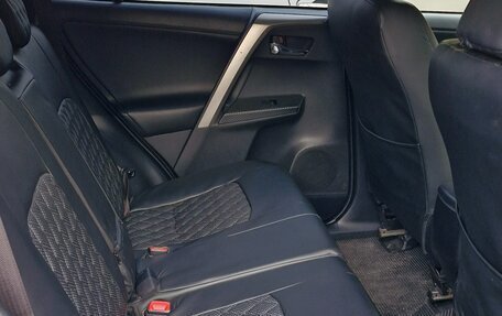 Toyota RAV4, 2014 год, 1 950 000 рублей, 10 фотография