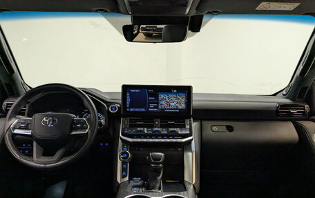 Toyota Land Cruiser, 2022 год, 9 880 000 рублей, 14 фотография