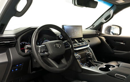 Toyota Land Cruiser, 2022 год, 9 880 000 рублей, 16 фотография