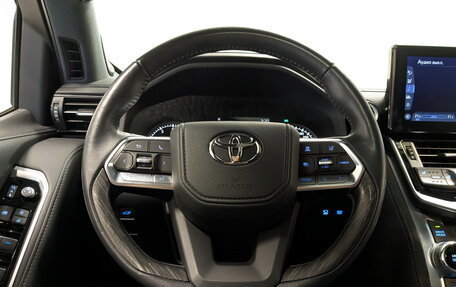 Toyota Land Cruiser, 2022 год, 9 880 000 рублей, 22 фотография