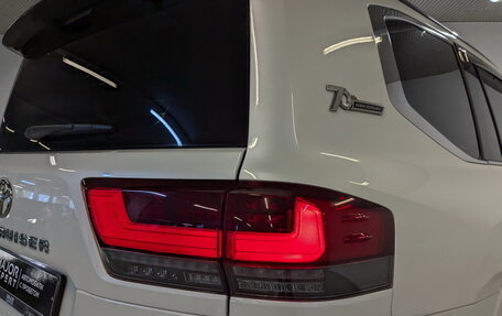 Toyota Land Cruiser, 2022 год, 9 880 000 рублей, 27 фотография