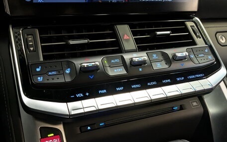 Toyota Land Cruiser, 2022 год, 9 880 000 рублей, 29 фотография