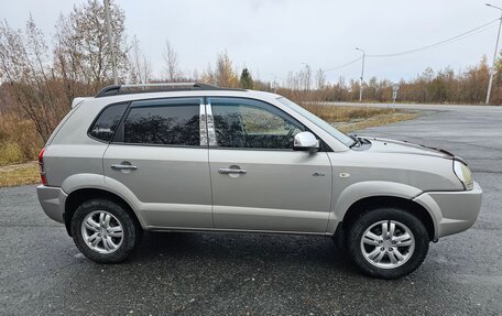 Hyundai Tucson III, 2007 год, 700 000 рублей, 2 фотография