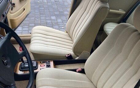 Mercedes-Benz W123, 1984 год, 650 000 рублей, 12 фотография