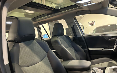 Toyota RAV4, 2025 год, 4 450 000 рублей, 28 фотография