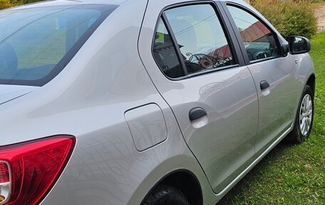 Renault Logan II, 2020 год, 900 000 рублей, 3 фотография