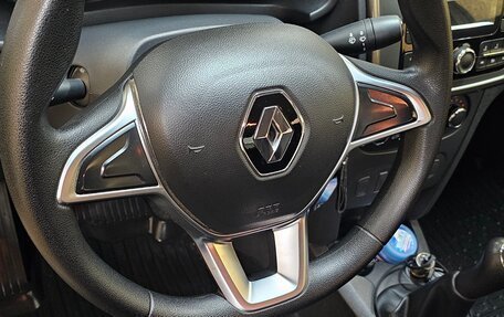 Renault Logan II, 2020 год, 900 000 рублей, 11 фотография