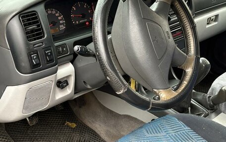 Mitsubishi Pajero Sport II рестайлинг, 2001 год, 560 000 рублей, 3 фотография