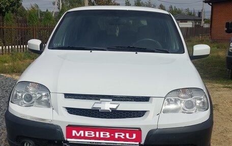 Chevrolet Niva I рестайлинг, 2019 год, 890 000 рублей, 4 фотография