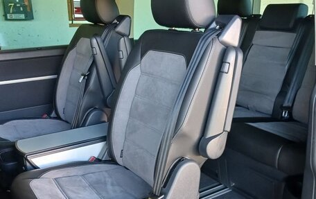Volkswagen Multivan T6 рестайлинг, 2024 год, 9 500 000 рублей, 11 фотография