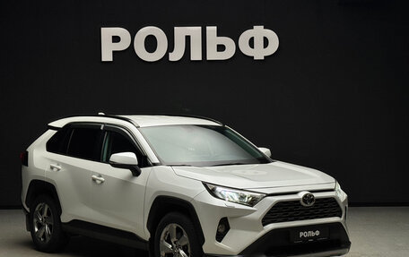 Toyota RAV4, 2021 год, 3 300 000 рублей, 1 фотография